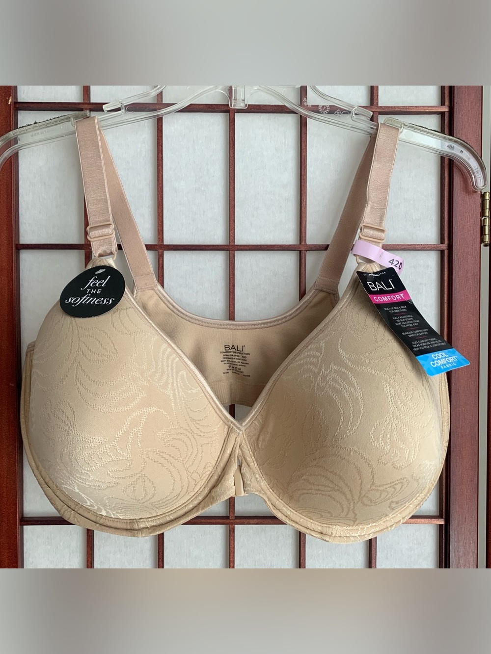 NWT BALI COMFORT SOFT FULL COVERAGE SMOOTHING UNDERWIRE GOLDEN BEIGE BRA SZ 42D